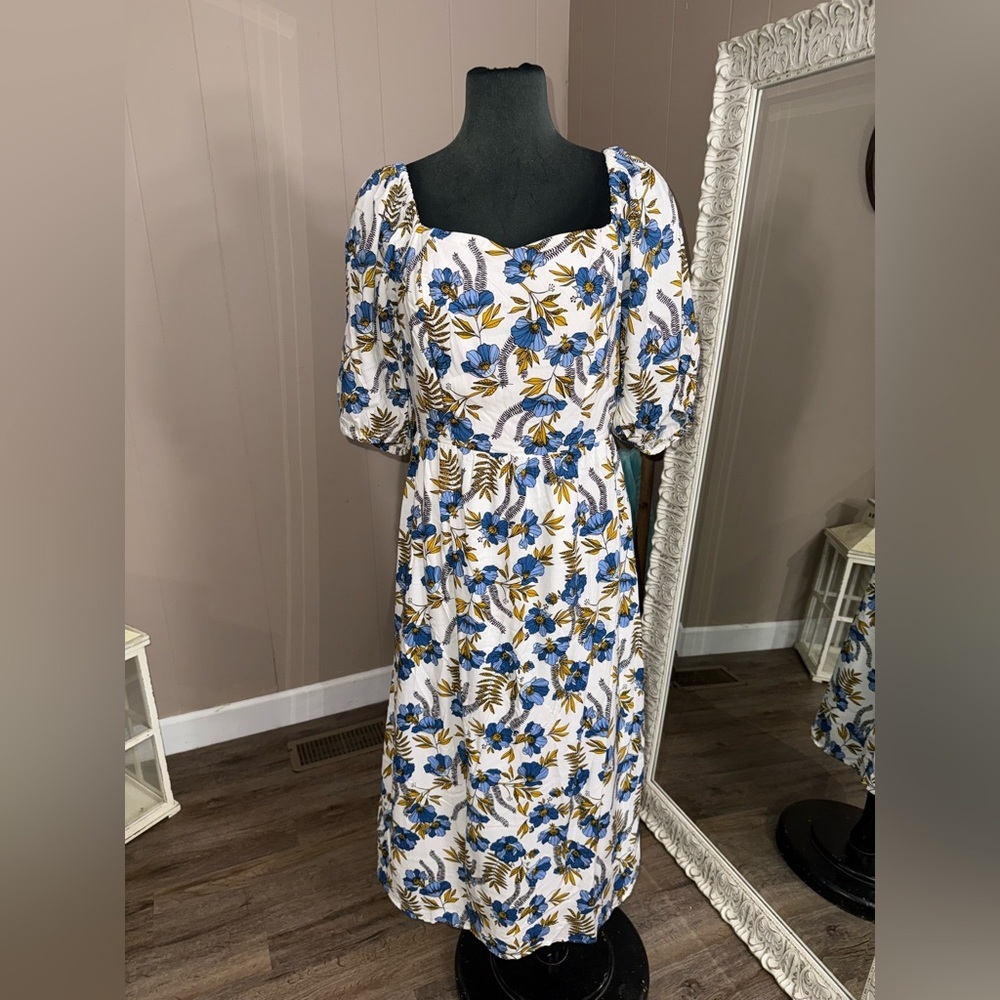 DIP • Floral Print Puff Sleeve Midi Dress